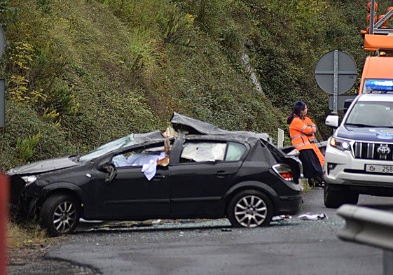 Un muerto a la entrada a Bilbao tras caer con su coche desde la carretera de Buia a la AP-68