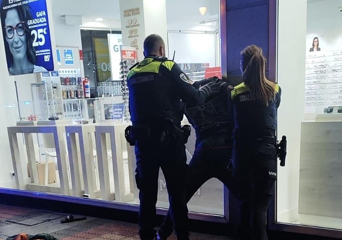 Herido en Barakaldo al ser atropellado por un patinete