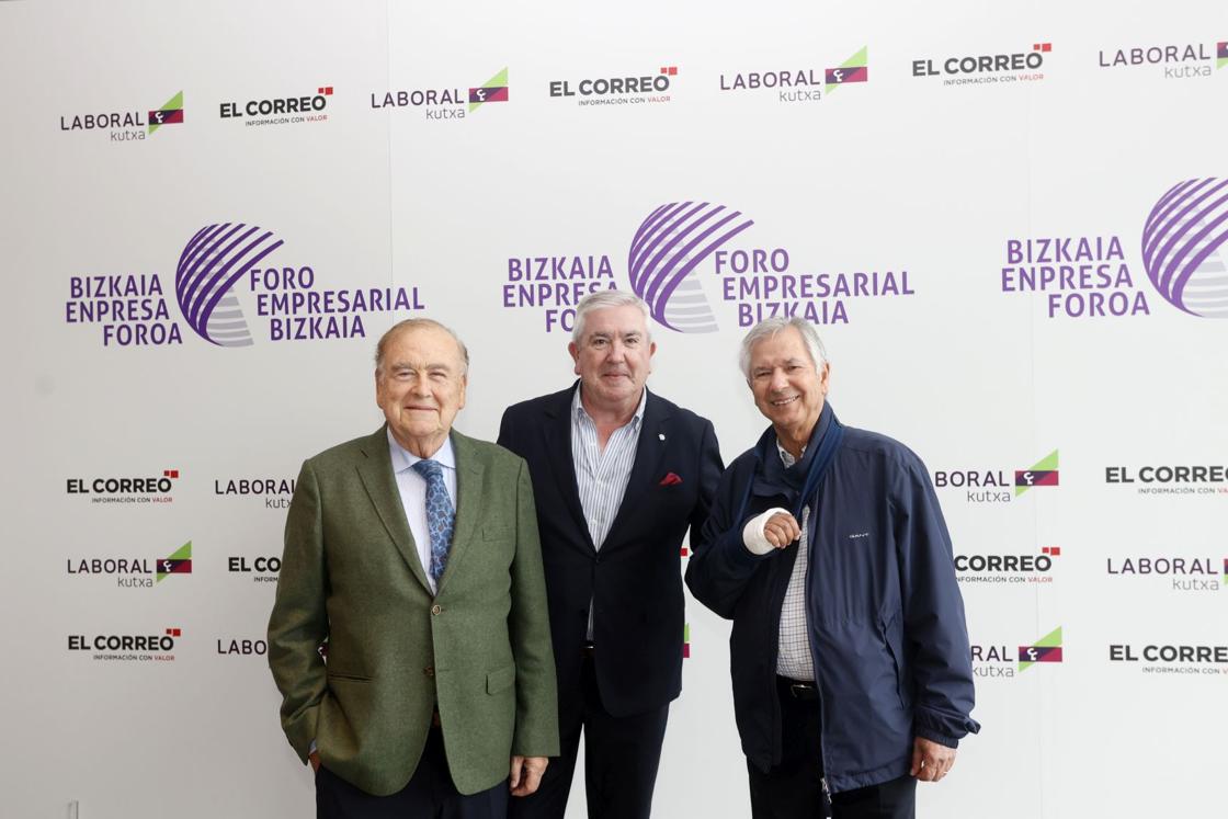 Jon Ortuzar, Isidro Elexgarai y Juan Manuel Sinde.