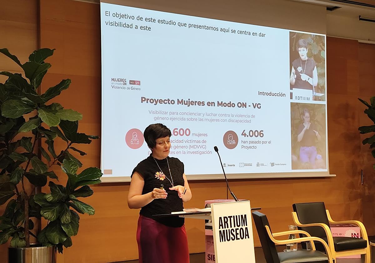 Marta García Gómez, técnica Inserta Empleo durante la presentación de la investigación 'Ojo al Dato'