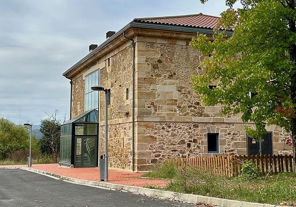 El Palacio Larraburu ha sido rehabilitado para acoger a los más pequeños del municipio.