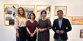 La directora del Museo de Arte e Historia, Garazi Arrizabalaga; la artista chilena Ros Boisier; la concejala de Cultura, Paule Sánchez (PNV); y el concejal, Carlos García (PP) inauguraron la muestra.