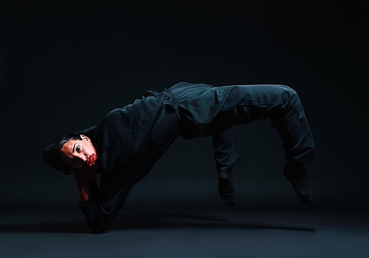 La bailarina y coreógrafa Vasiliki Papapostolou estrenará en Euskadi su pieza este jueves a las 19 horas en La Fundición