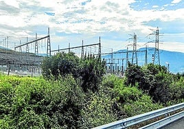 La línea de alta tensión partirá desde la subestación de Abanto, que se ubica junto a la A-8 y la refinería de Petronor.