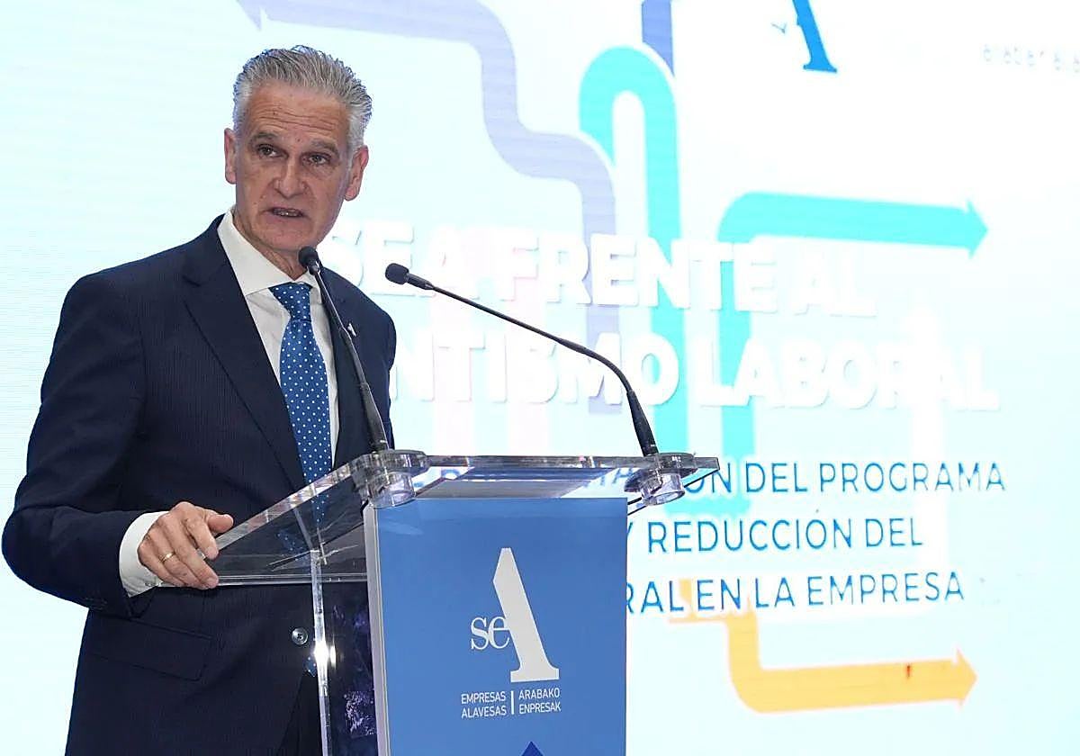 Juan Ugarte, durante la presentación del programa para reducir el absentismo