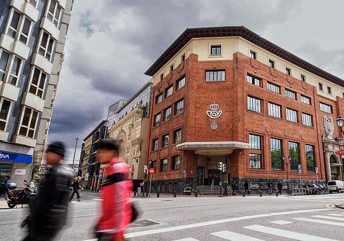 Correos ha sacado a subasta su sede central de Bilbao por 13,5 millones de euros.
