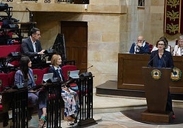 La diputada general de Bizkaia, Elixabete Etxanobe, durante su intervención.