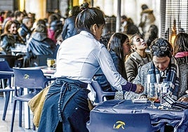 La hostelería es uno de los sectores donde el contrato fijo-discontinuo es más habitual.