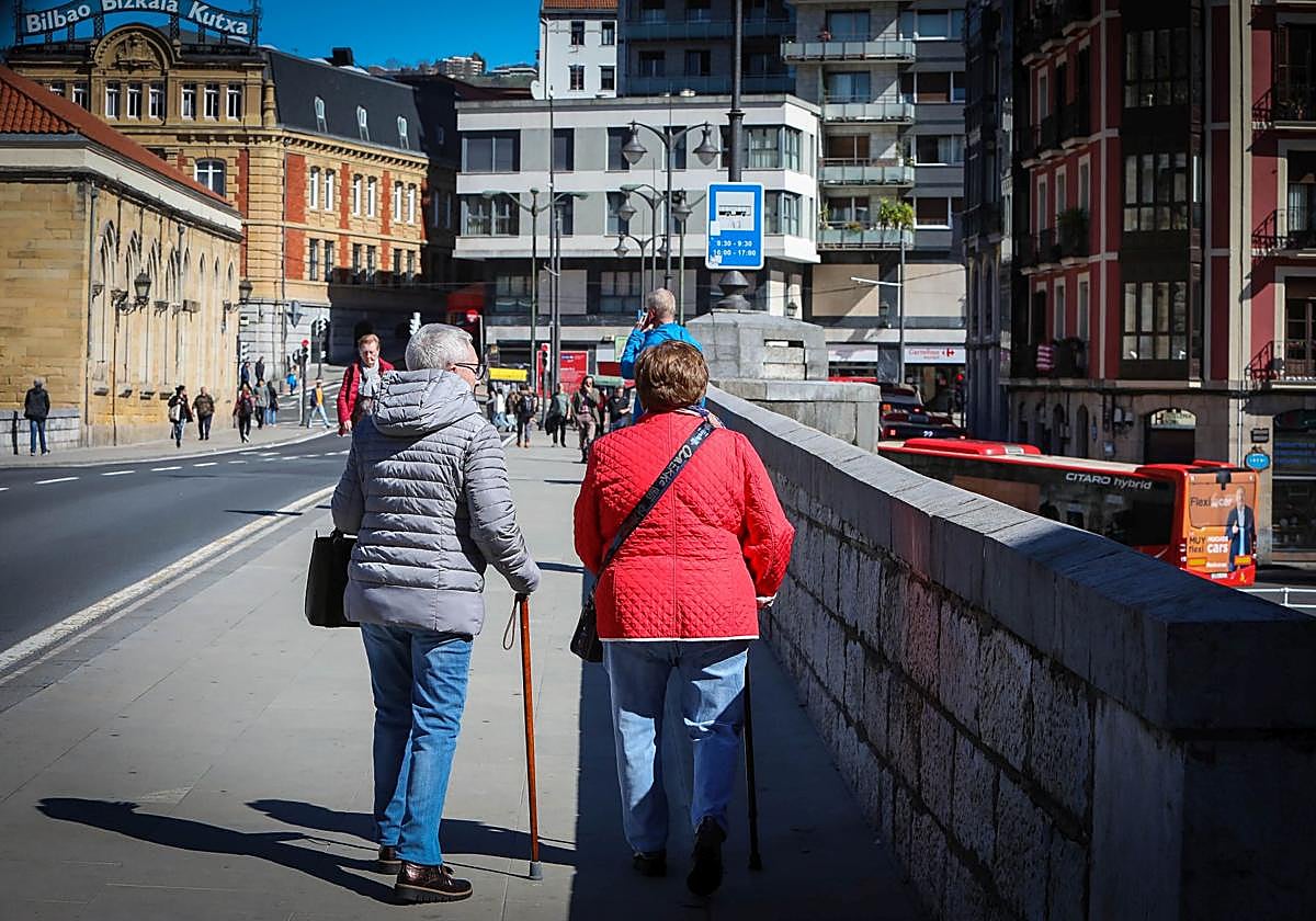 Equiparar pensiones mínimas y salario mínimo