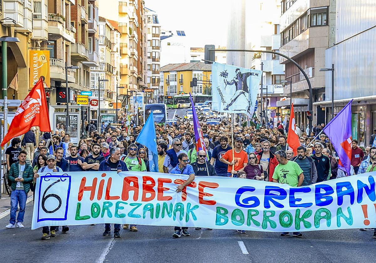 Los jardineros se manifiestan por Vitoria en su sexto mes de huelga