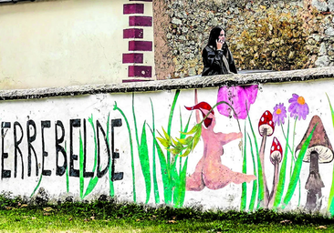 Los organizadores defienden las duchas mixtas como forma de «normalizar todos los cuerpos»