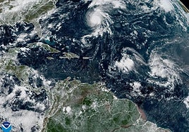 El huracán Gabrielle, a su paso por las Bermudas y Estados Unidos.