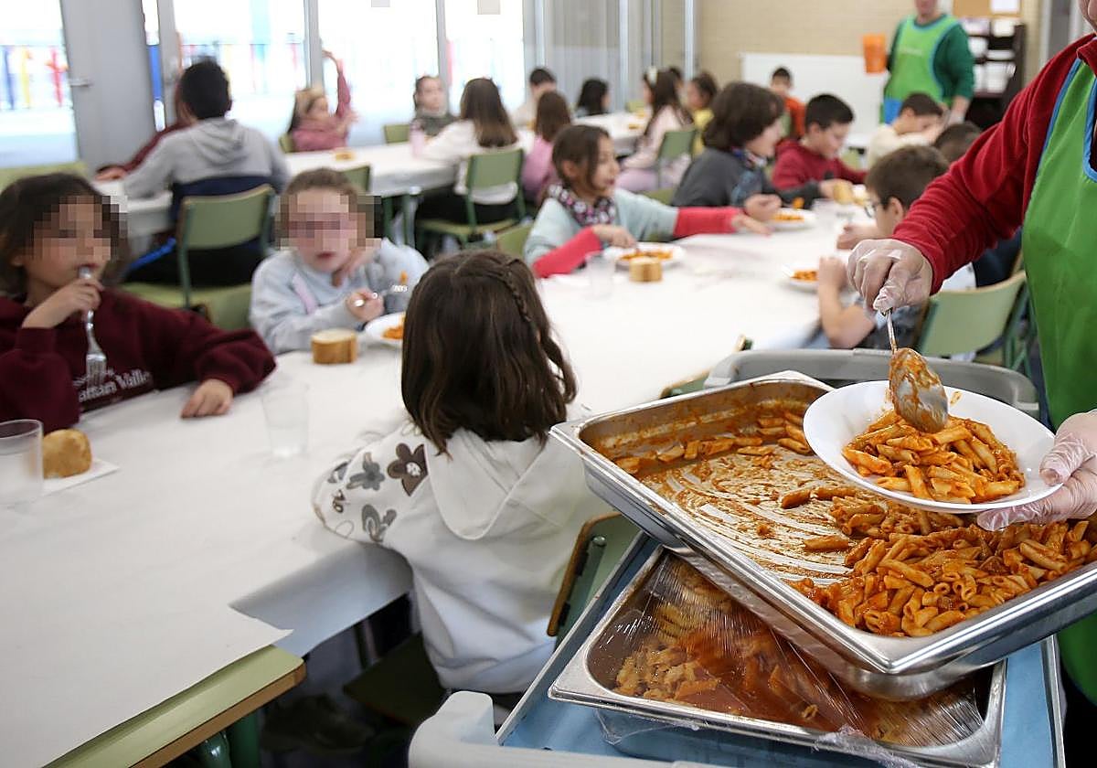 Alumnos de Primaria en un comedor escolar.
