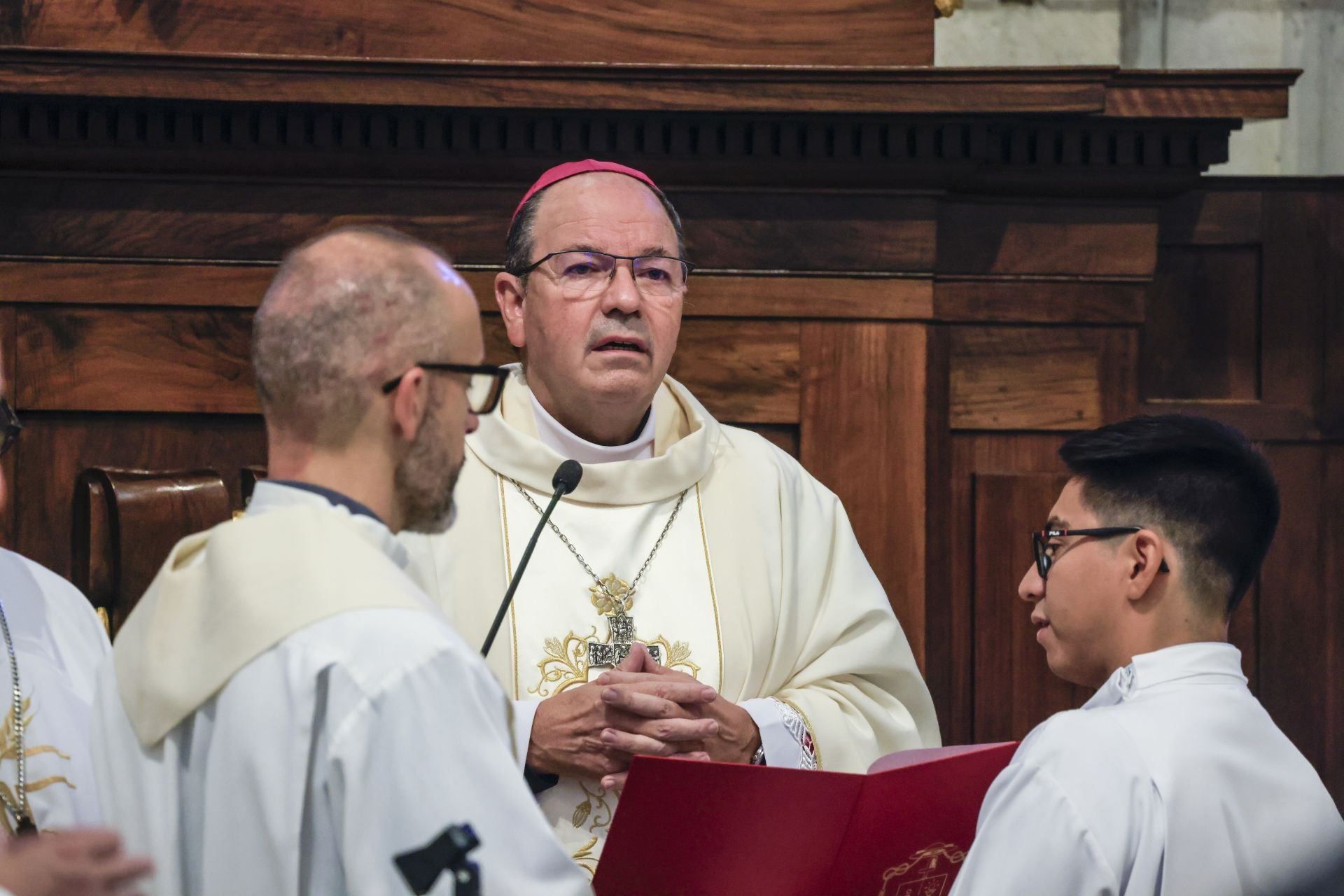 Tres nuevos diáconos para la Diócesis de Vitoria