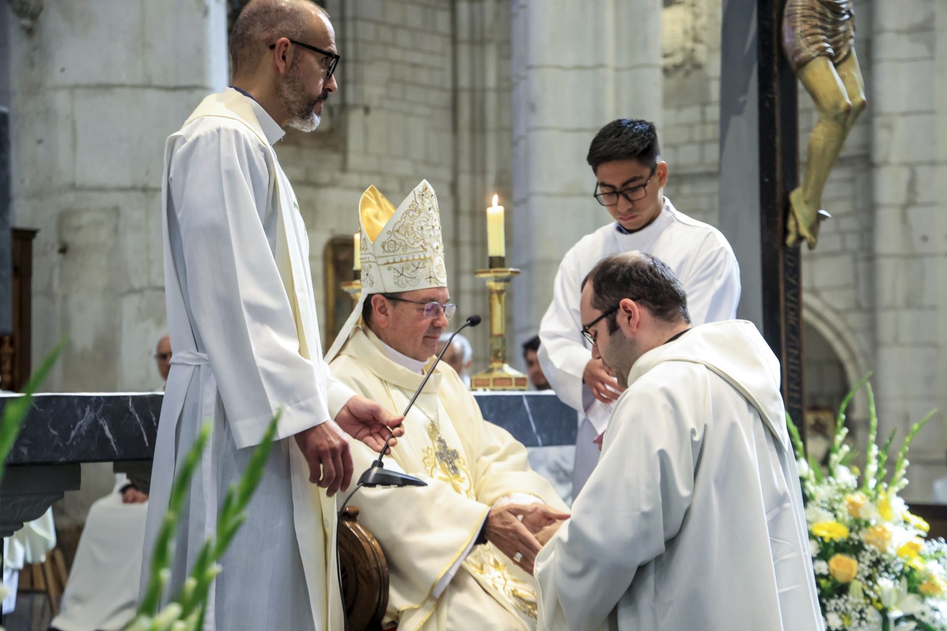 Tres nuevos diáconos para la Diócesis de Vitoria