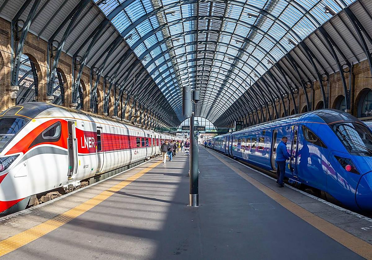 Londres. La estación de King's Cross, adonde llega el Eurostar, iba a ser demolida, pero la gente, más sensible que las autoridades, la salvó.
