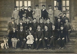 Plantilla de la estación de Avilés en 1915.