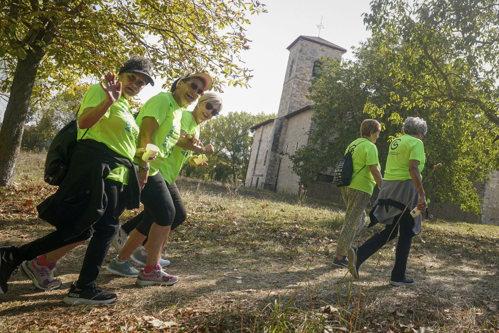 La marea verde contra el cáncer toma Vitoria