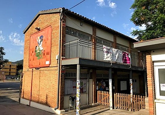 La facha de la escuela pública Sant Jordi.