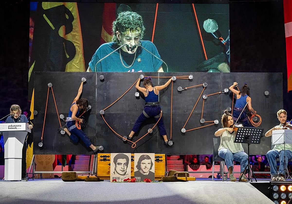 Homenaje de Sortu a 'Txiki' y Otaegi el sábado en Pamplona por el 'Gudari Eguna'.