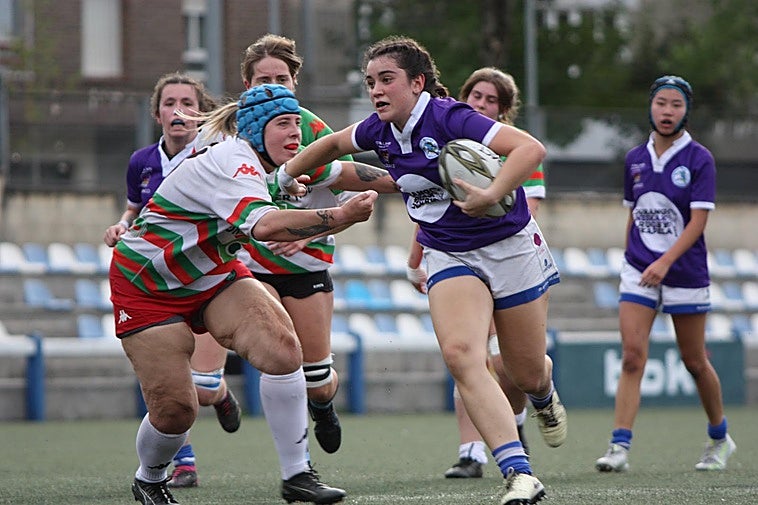 Fotos de familia de los diferentes equipos femeninos.