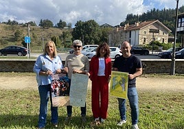 Edurne Maguregi, concejala de Bienestar Social; Alex Díaz, director de la compañía de Teatro Gorakada; Marian Gerrikabeitia, directora del Silver Film Festival y Mikel Urrutia, alcalde de Abadiño.