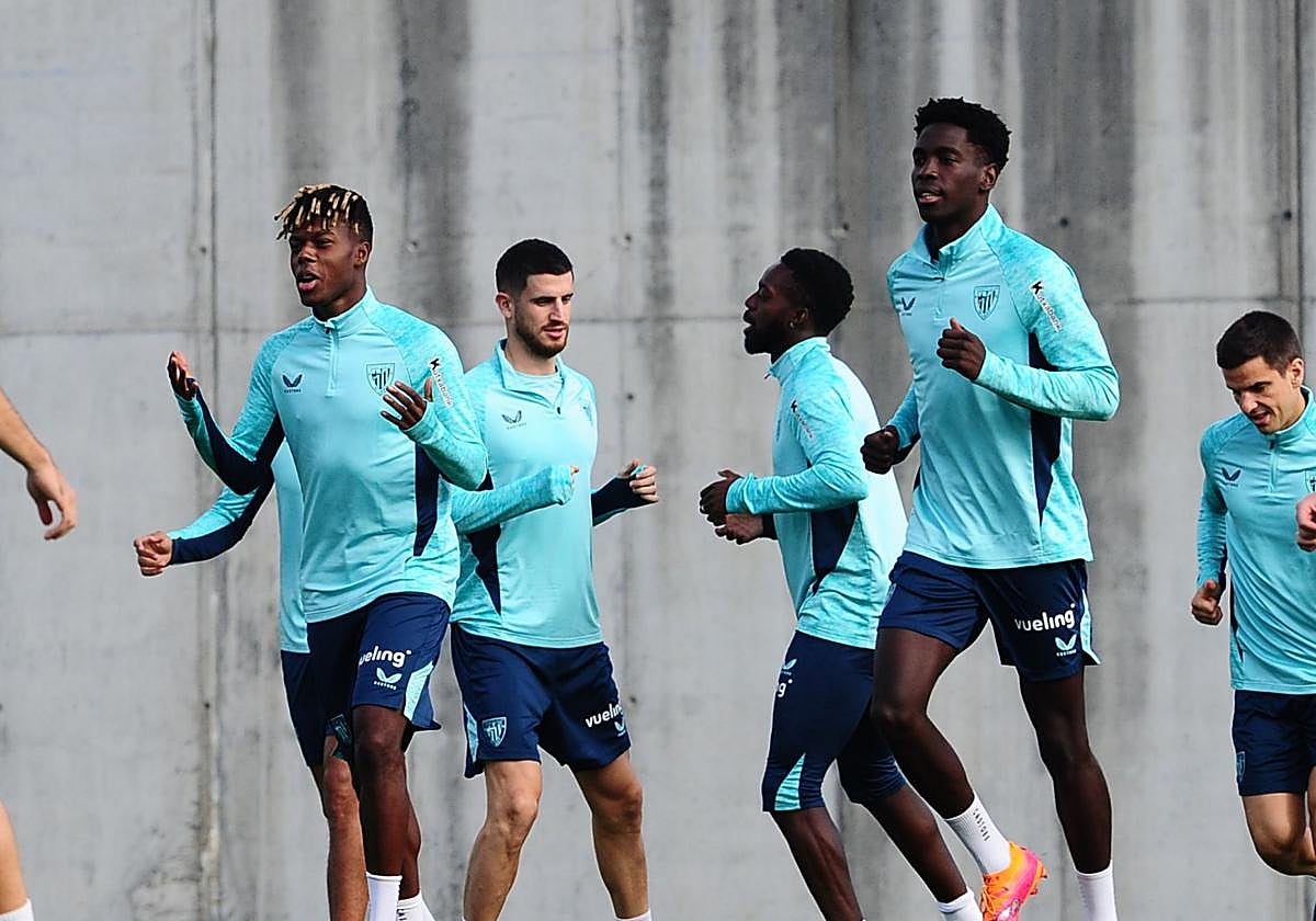 Nico Williams reaparece en Lezama y apunta a Dortmund