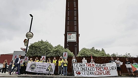 El comité de CAF acusa a la empresa de «blanquear su imagen ante la ONU» y convoca un paro el miércoles