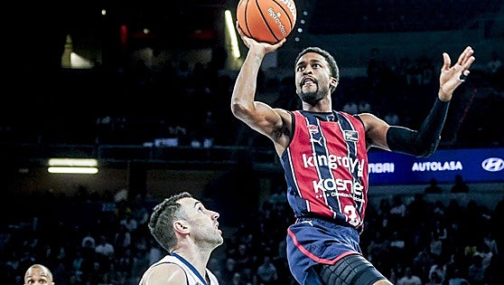 El Baskonia acaricia la perfección y se clasifica para la Copa