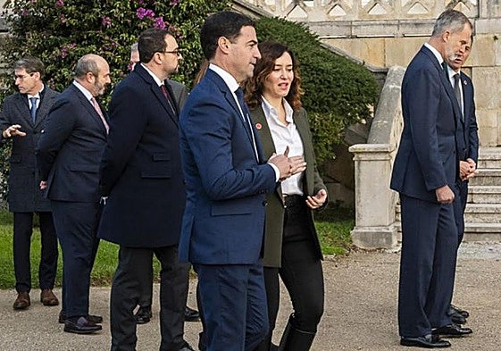 El lehendakari, Imanol Pradales, y la presidenta de la Comunidad de Madrid, Isabel Díaz Ayuso.
