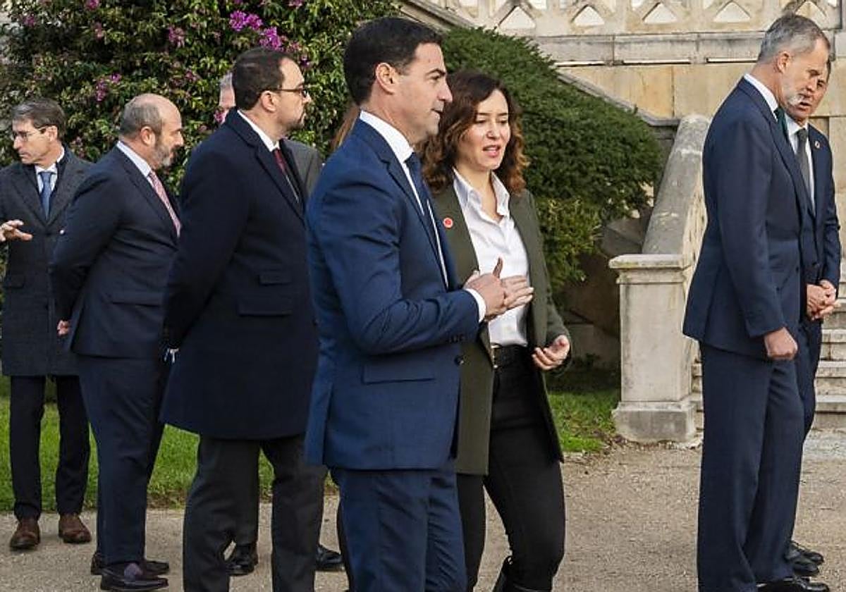 El lehendakari, Imanol Pradales, y la presidenta de la Comunidad de Madrid, Isabel Díaz Ayuso.