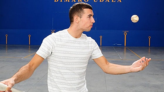 Así es Xabier Rekalde, el nuevo pelotari vizcaíno que debutará con Aspe