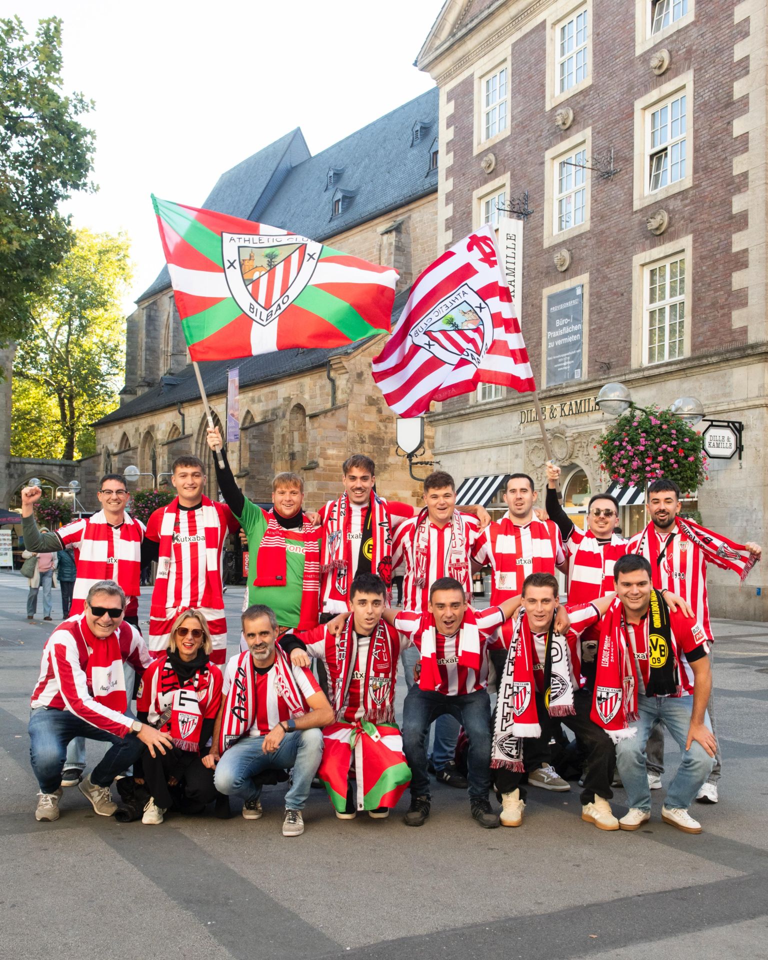 Todas las imágenes del ambiente previo al Borussia Dortmund-Athletic