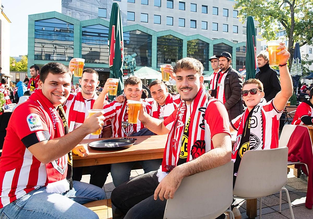 Todas las imágenes del ambiente previo al Borussia Dortmund-Athletic