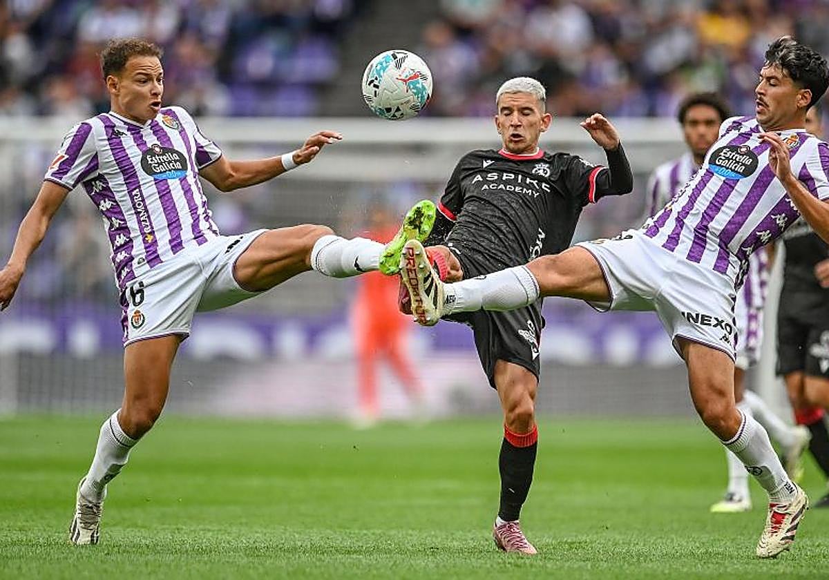 Lachuer y Meseguer formaron la medular blanquivioleta en la última jornada ante la Cultural.
