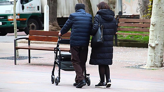 La foto hecha por una víctima permite a la Ertzaintza capturar al mayor ladrón de ancianos en Vitoria