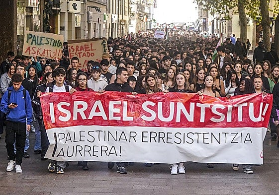 Las imágenes de las protestas propalestina en Vitoria