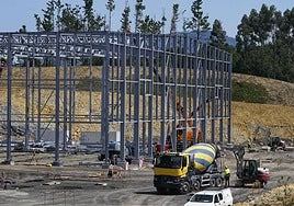 Obras de la conversora que Red Eléctrica ejecuta en la zona de Gatika.