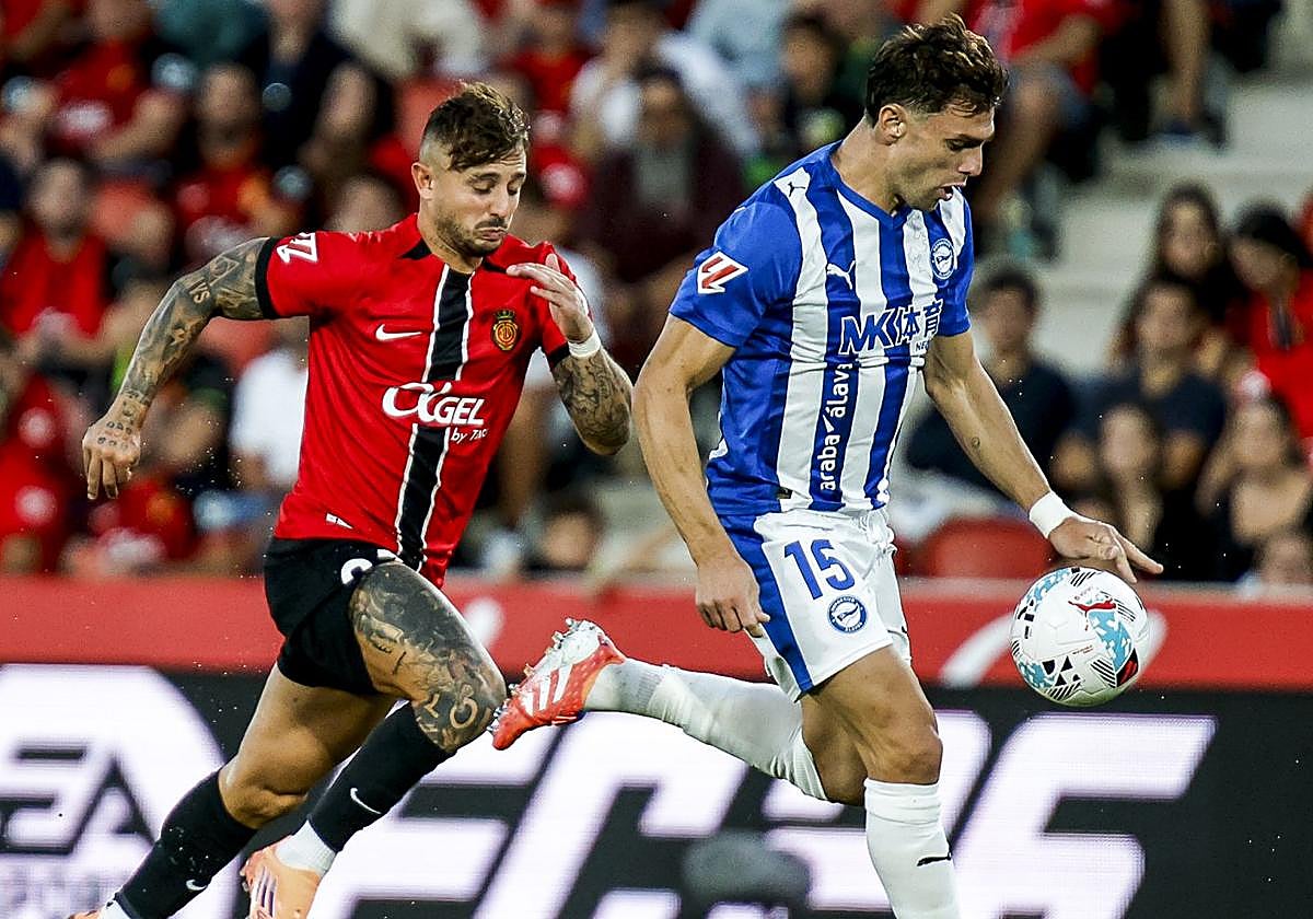 Boyé, titular el pasado sábado, supera en carrera a Pablo Maffeo en el encuentro ante el Mallorca.