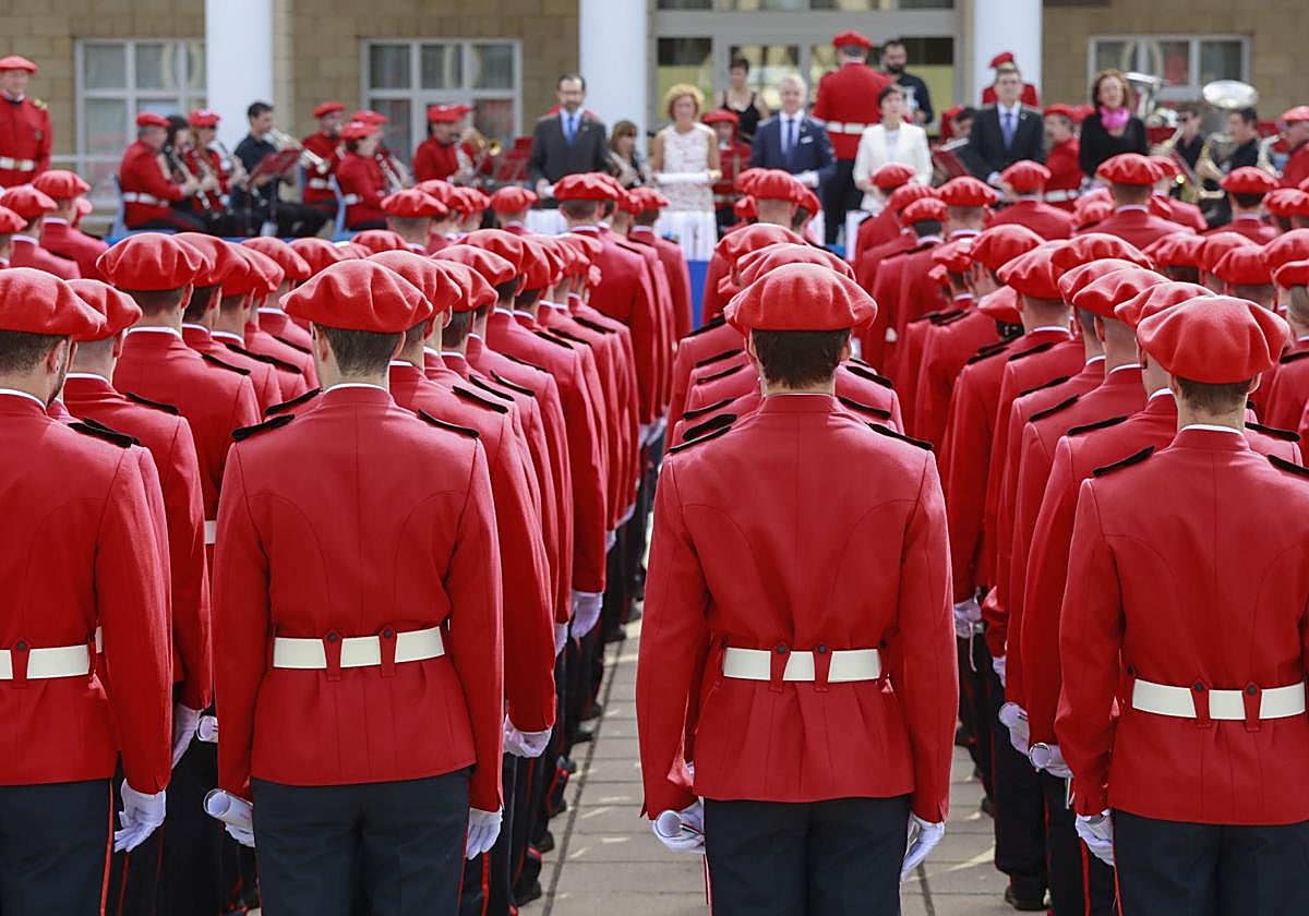 Entrega de diplomas en la academia de Arkaute.