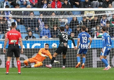 Los méritos del Alavés se traducen por fin en puntos