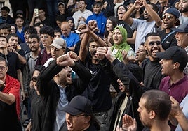 Jóvenes marroquíes se manifiestan por reformas en los sectores de la salud y la educación en Rabat, Marruecos.