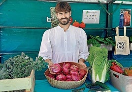 Álex Rodríguez cultiva desde hace unos meses en Arcentales y ha tomado el testigo de Ana Mari Llaguno.