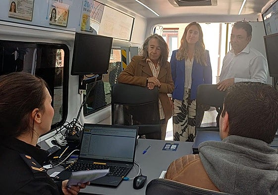 La oficina móvil para tramitar el DNI en los pueblos de Álava arranca en Nanclares