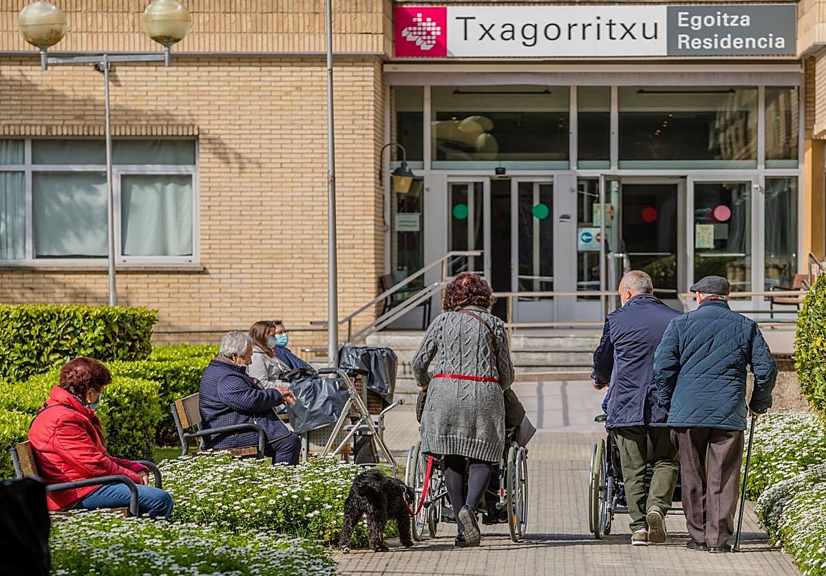 Los mayores aguardan 343 días de media para poder acceder a una residencia.