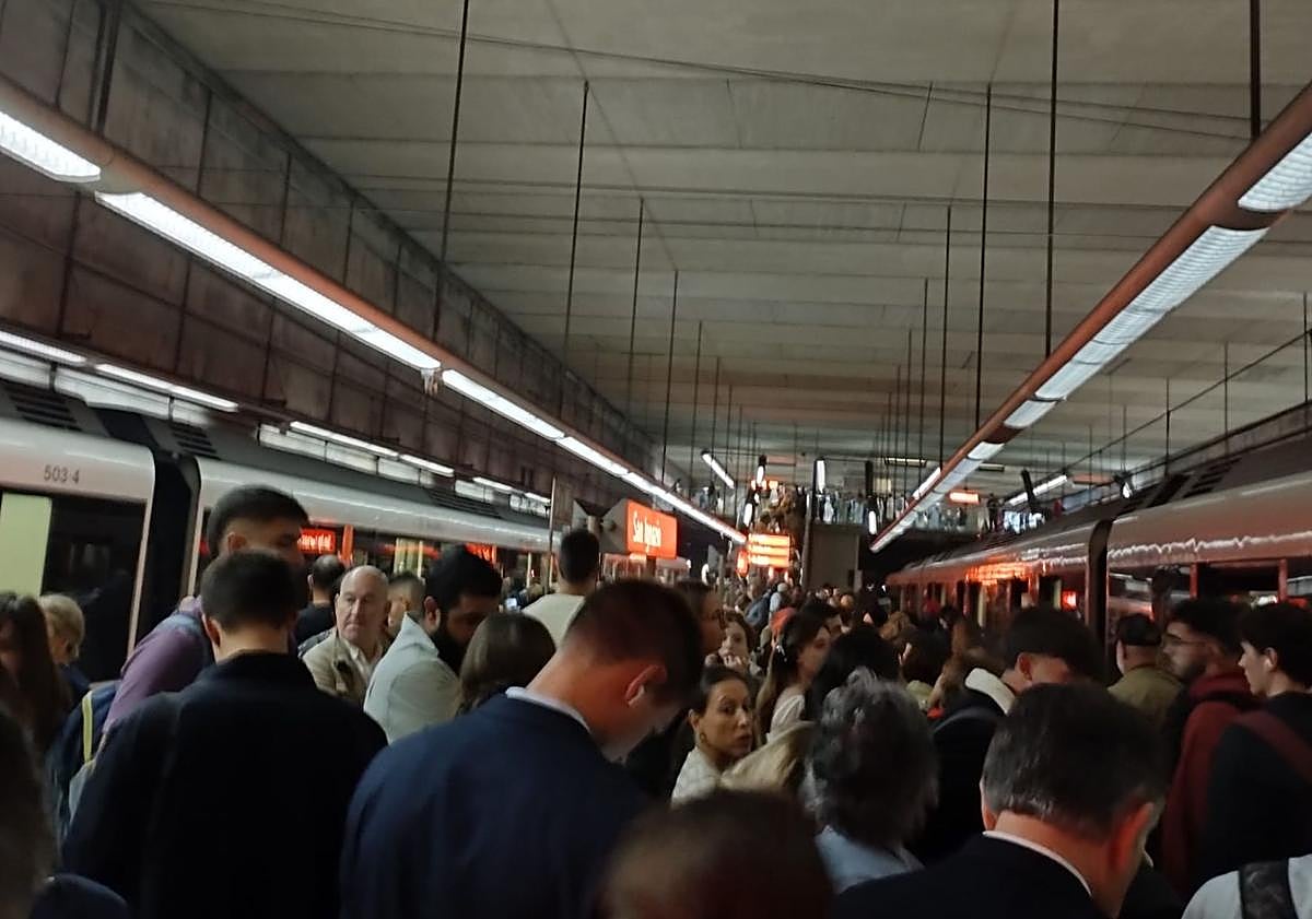 Imagen principal - «He estado media hora esperando al metro y he llegado tarde al instituto»