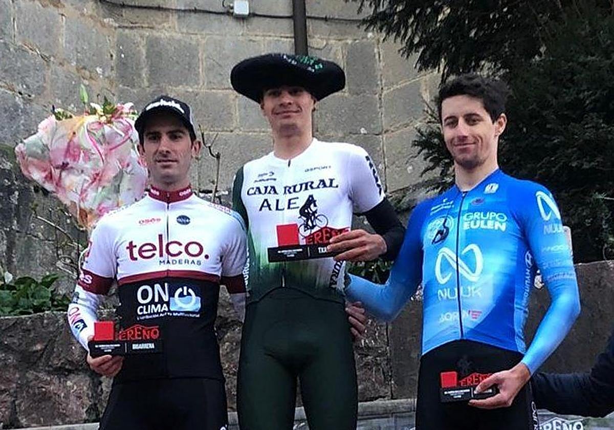 Gorka Corres, en lo más alto del podio de Amorebieta.