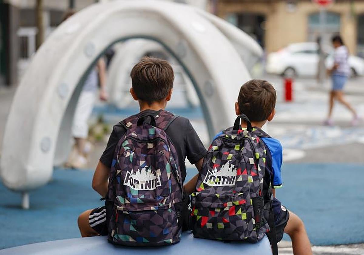 Euskadi abrirá a familias monoparentales las ayudas de 100 euros al mes por hijo