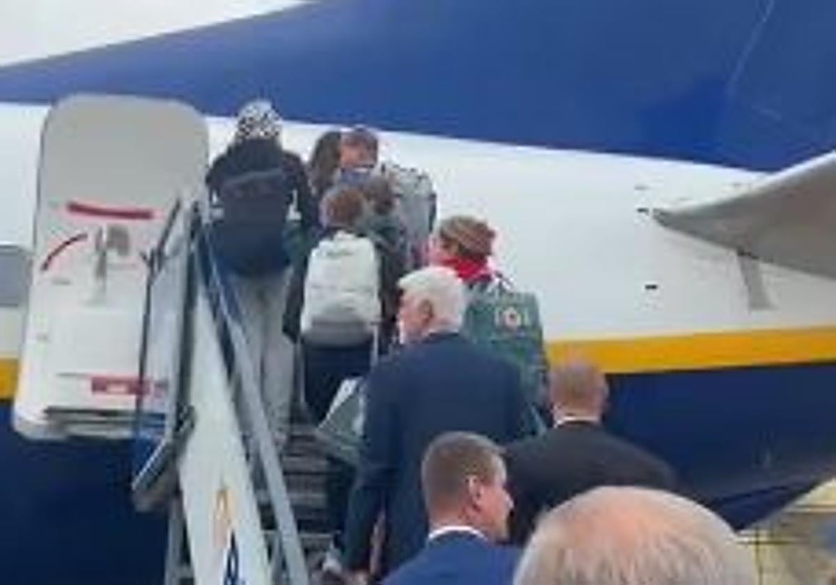 Un presidente del gobierno sorprende a todos volando con Ryanair