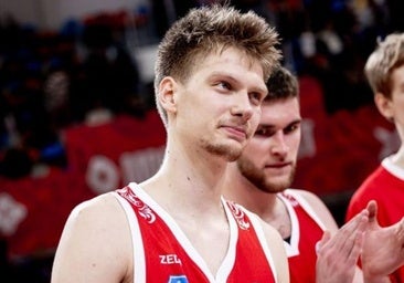 El triple sobre la bocina del baskonista Savkov con el que sitúa a su equipo colíder de la liga rusa